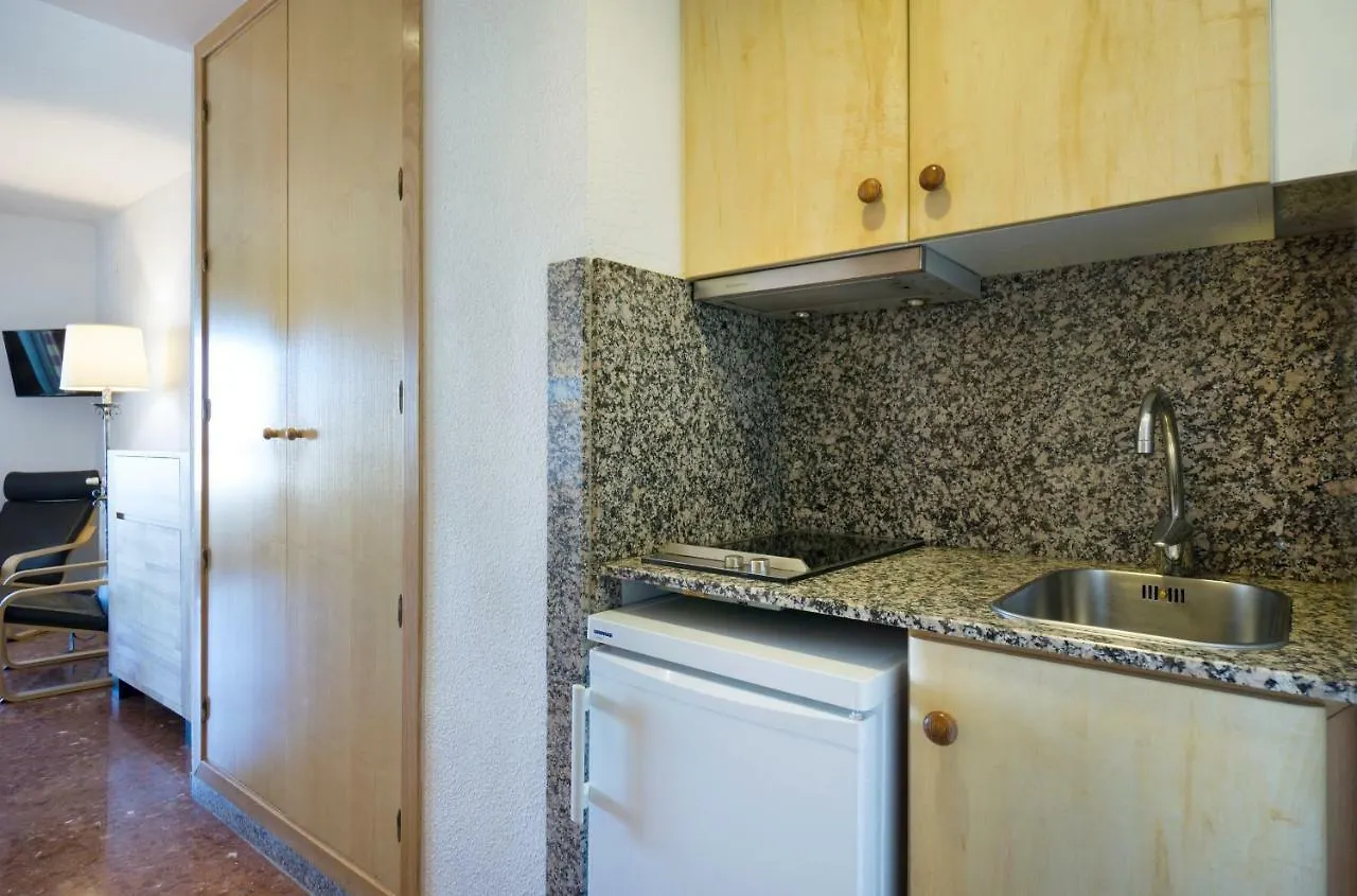 Апарт-отель Hotel Apartamentos Bajondillo Торремолинос