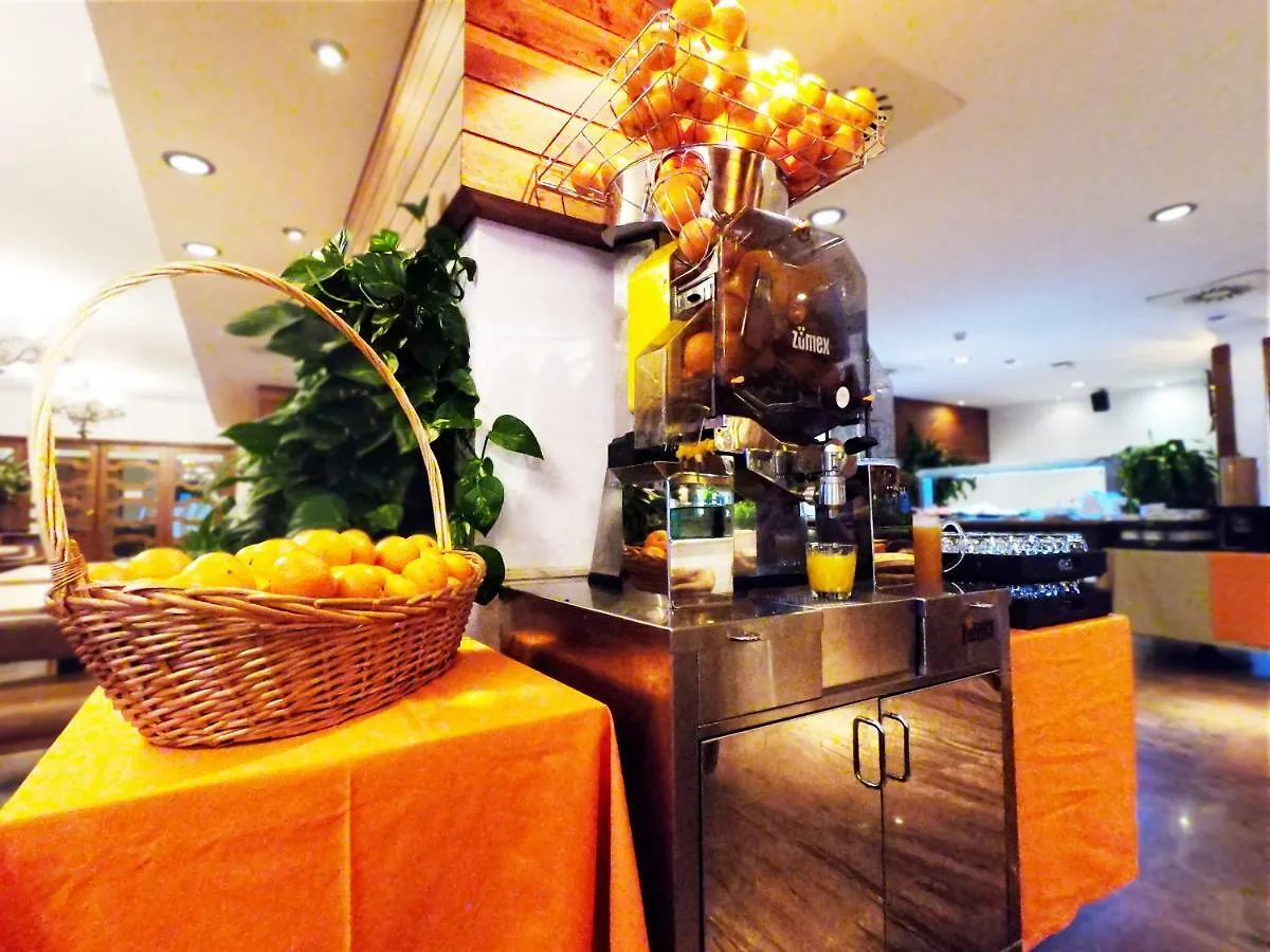 Апарт-отель Hotel Apartamentos Bajondillo Торремолинос